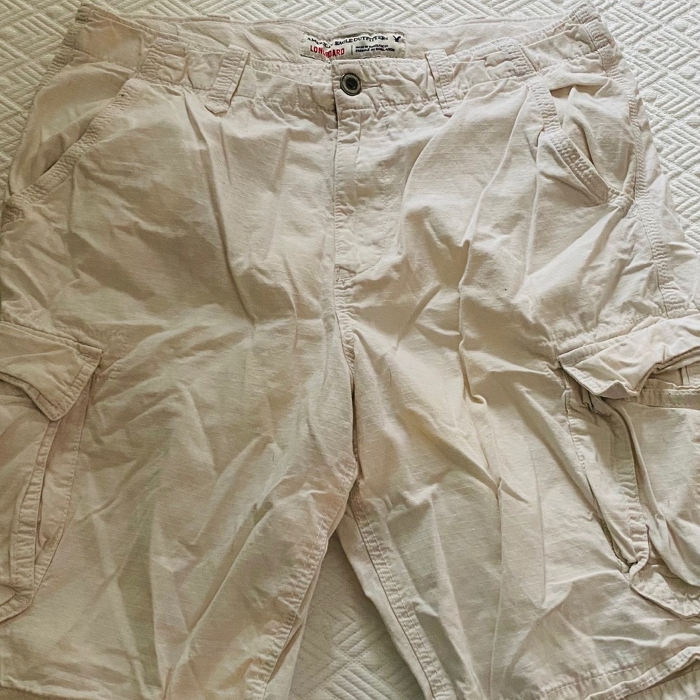 AE cargo shorts